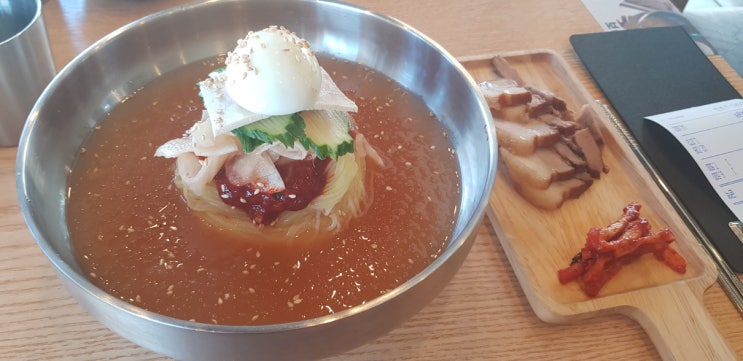  기장에 오픈한 맛난 곰탕,밀면집 보쌈밀면