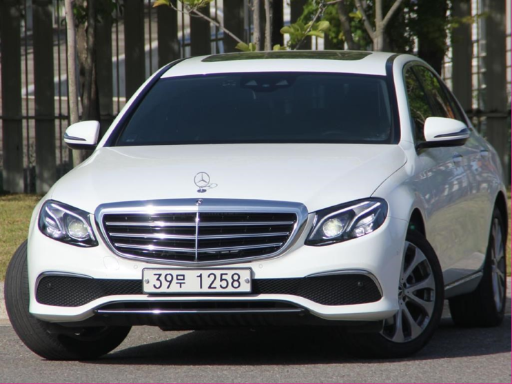  깰끔 E-클래스(W213) E220D 익스클루시브 중고차