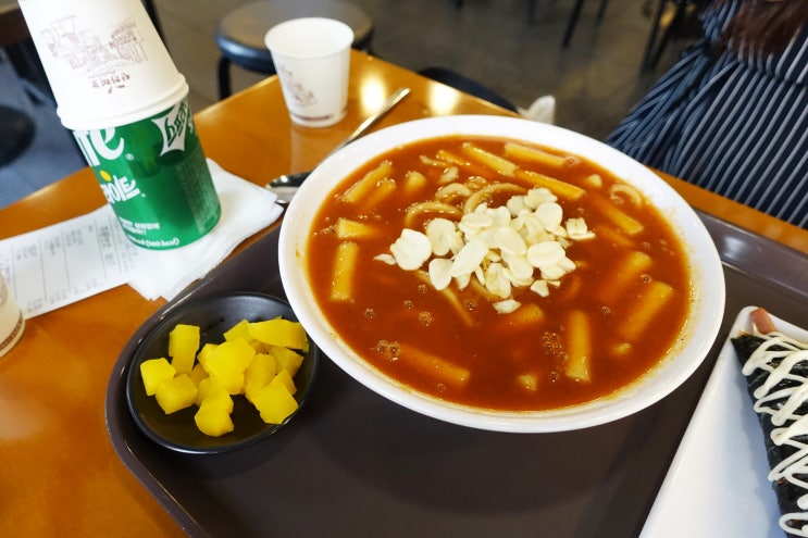  홍대 마늘떡볶이 중독성 갑