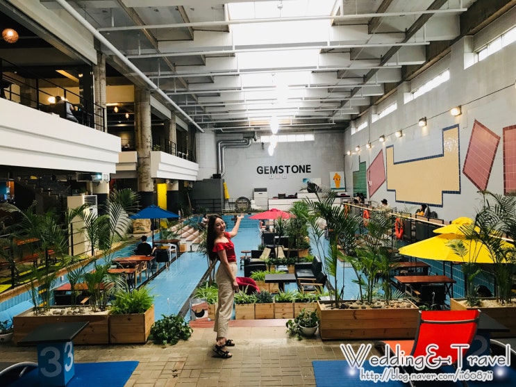  부산 영도 핫플 카페 젬스톤 수영장을 개조해서 만들었대요