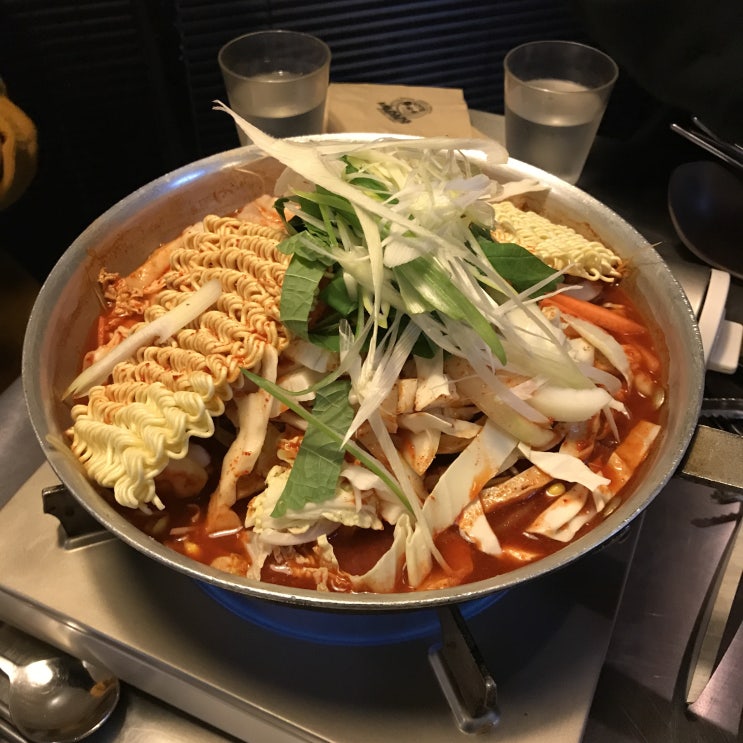  학동역 점심으로 괜찮아 보이는 박실장 떡볶이집!