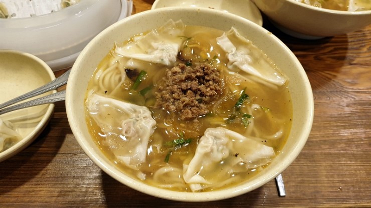  명동교자 본점