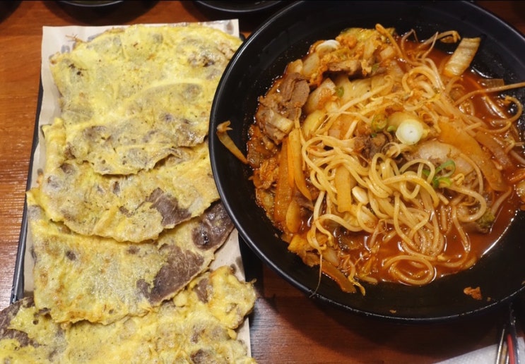  합정역술집 육전면사무소 합정교보문고점 : 합정혼밥 하기 딱 좋은 합정막걸리 맛집