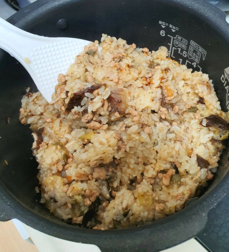 <삼시세끼메뉴>몸에도좋고 맛은더욱좋은 가지밥 ! 전기밥솥으로만들기  비빔간장과 함께먹으니 꿀맛 이야! :-)