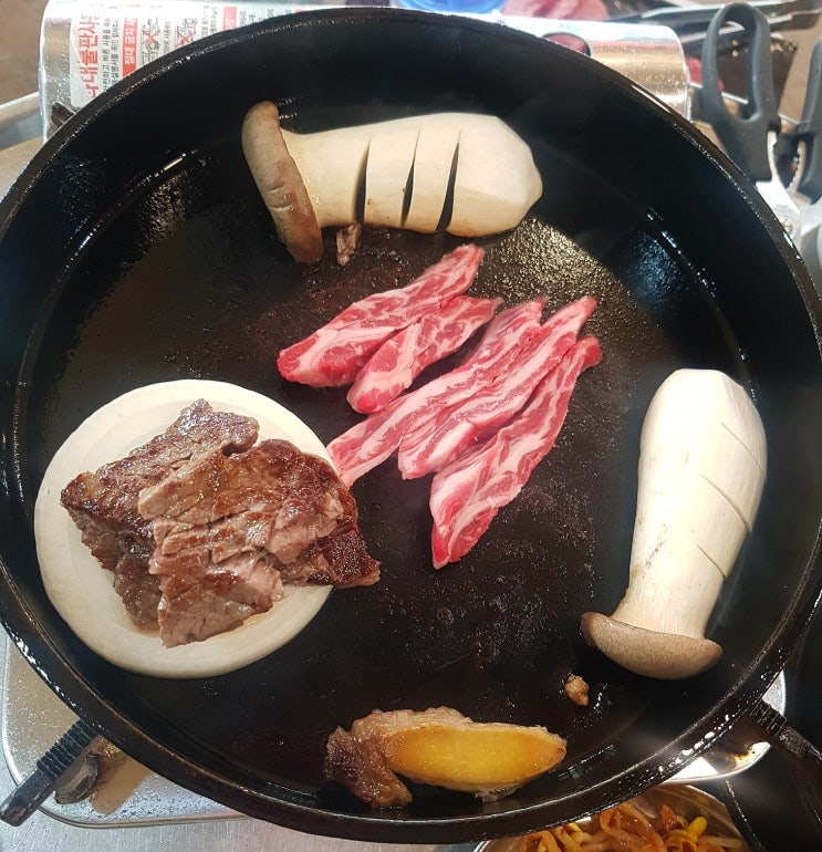  강동구 고기굽다 잠시딴짓 탄다 타 맛나게 먹고 둔촌시장구경가자