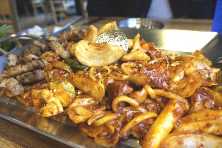  [ 신촌맛집 / 연세대 맛집] 닭갈비와 삽겹살의 꿀조합! 장군닭갈비 신촌점