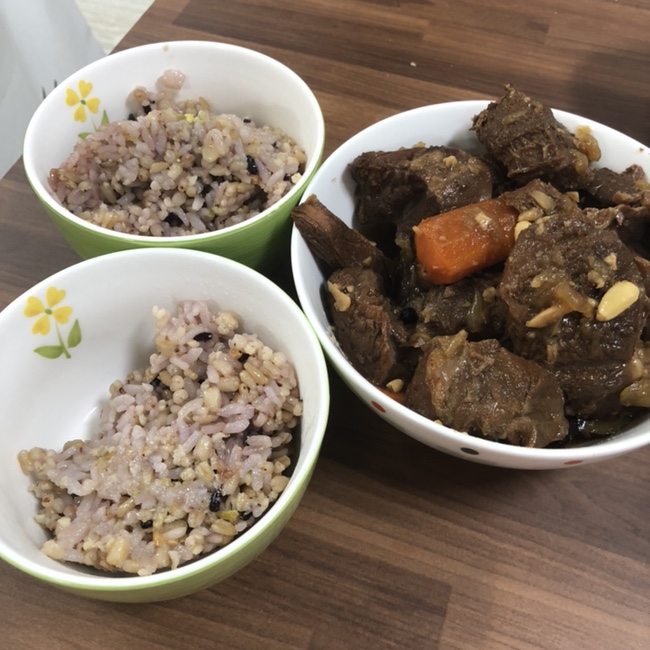  임산부 임당 식단일기(35주0일), 사태찜, 커피빈 디카페인 아메리카노, 오직채소, 식빵