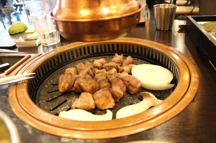  명일동 맛집 화포식당 고기두께가 남다르다.