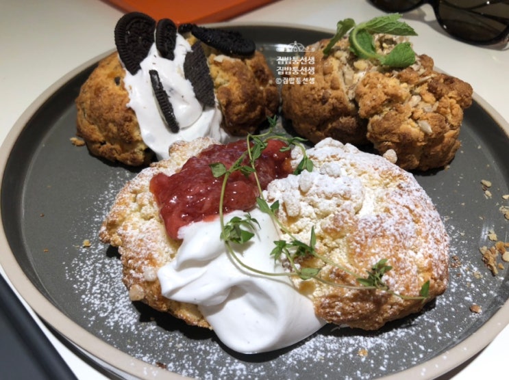  스콘이 맛있는 경희대 모임장소는 8oli
