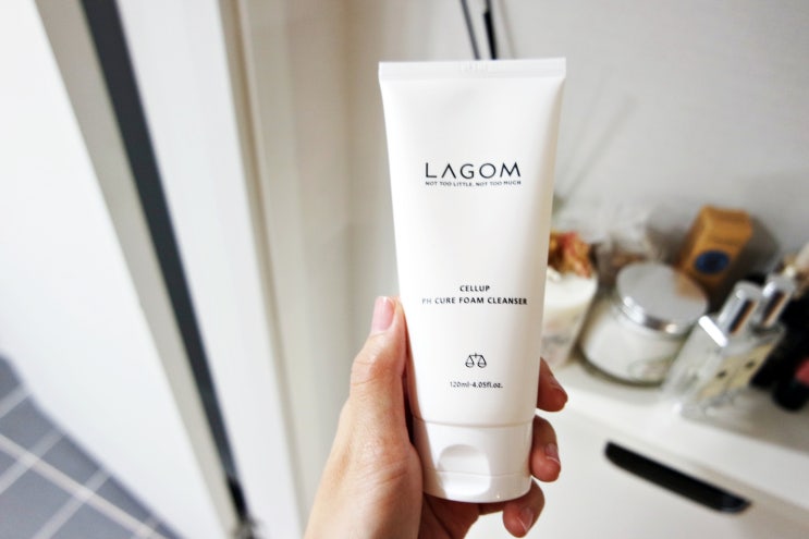  약산성 클렌징폼 두 개째 사용하는 라곰(LAGOM)