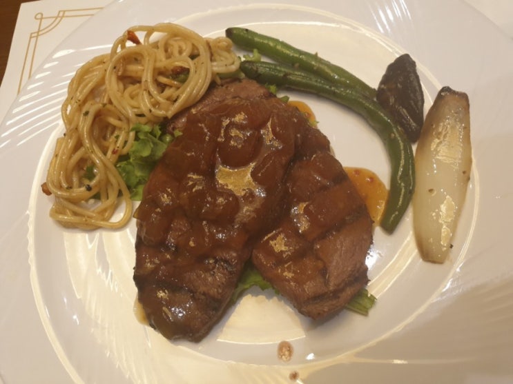  김천혁신도시 율곡동 로제니아호텔 뷔페 " 봉쁠라 " 소고기스테이크 맛있음