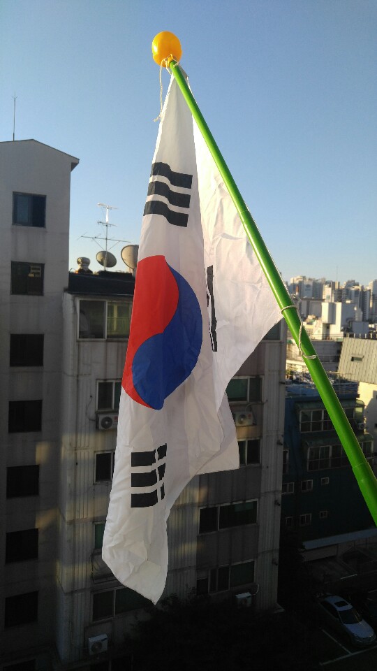  광솔집회로 도끼자루 썩어 밀려오는 경제 쓰나미..조국 나라의 조국 이야기