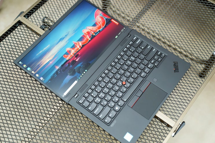  고성능 휴대용 노트북 추천 레노버 7세대 ThinkPad X1 카본