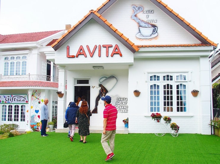〔베트남/달랏〕쇼핑센터 &lt;JK NONI&gt;의 침향과 LAVITA 달랏 커피/행복식당