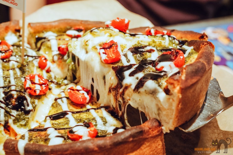  치즈피자 맛집은 역시 홍대 시카고피자 강추!!(엄지척b)