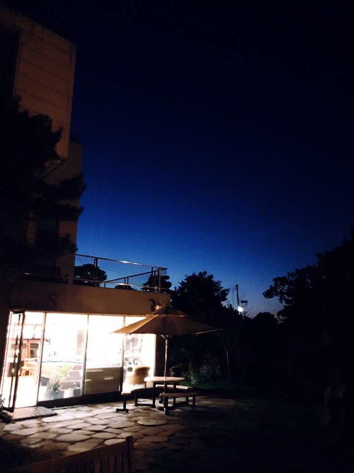  철원카페 모닝캄빌리지 이쁜강속의 카페