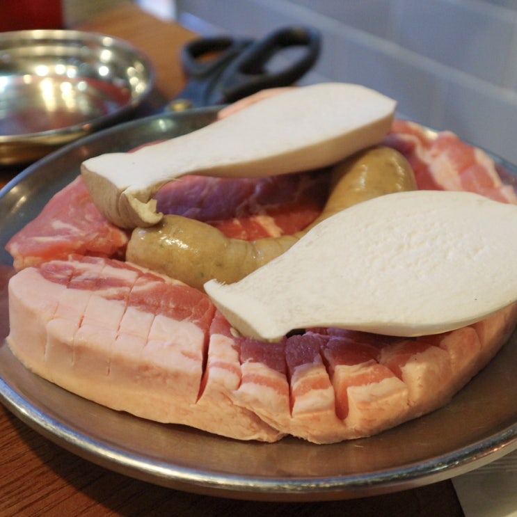  건대입구 고기 맛집 / 건대 고기집 < 고기굽는놈 ( 고놈 ) > :: 참숯으로 구워 더 맛있는 고기
