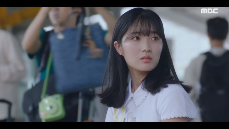  어쩌다 발견한 하루 7-8회 김혜윤 원피스, 김혜윤 패션, 화이트 플라워 원피스, 테드 베이커(TED BAKER) 여성 원피스 추천! 데일리룩, 데이트룩 찰떡!