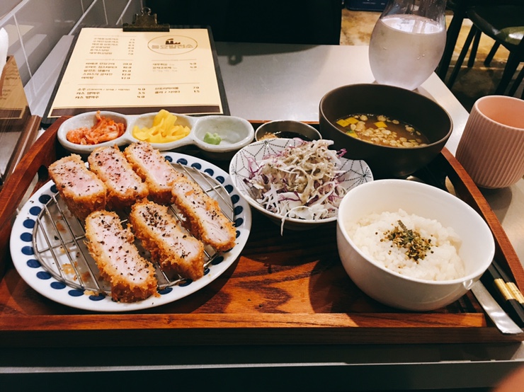  동대문 돈까스 맛집 동묘발전소!!