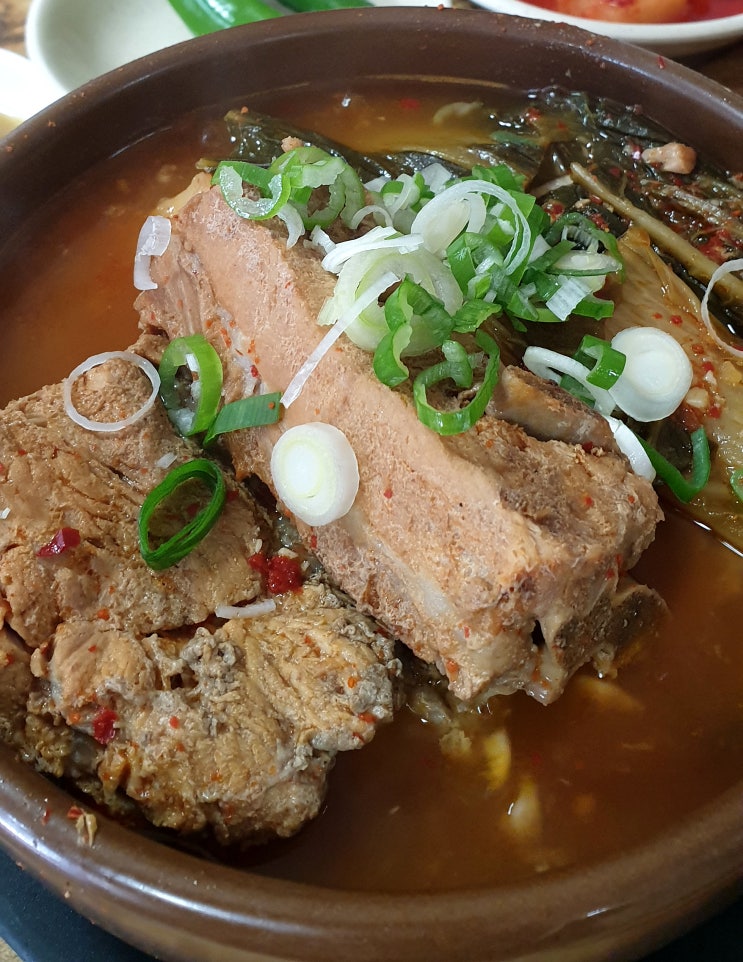  경복궁 옆 서촌의 정갈한 맛, 통인감자탕