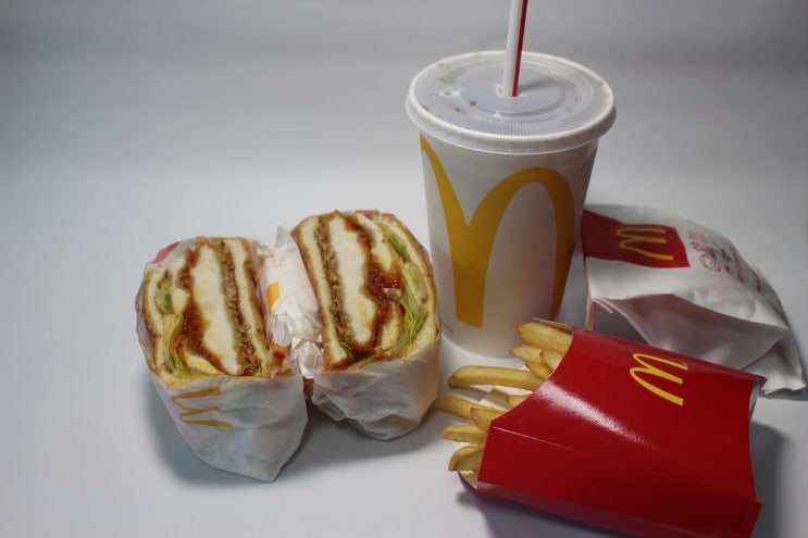  맥도날드 NEW 맥치킨 모짜렐라 버거 세트 후기! (12/1일까지 한정 판매)