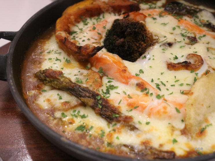  이색적이었던 홍대 맛집