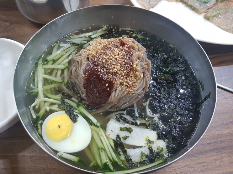  군포 대야미역 근처 반월저수지 봉평막국수