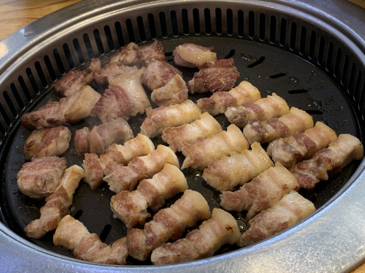  양산 맛집 내돈내산 3.5cm의 두툼한 삼겹살 목살 맛찬들 왕소금구이