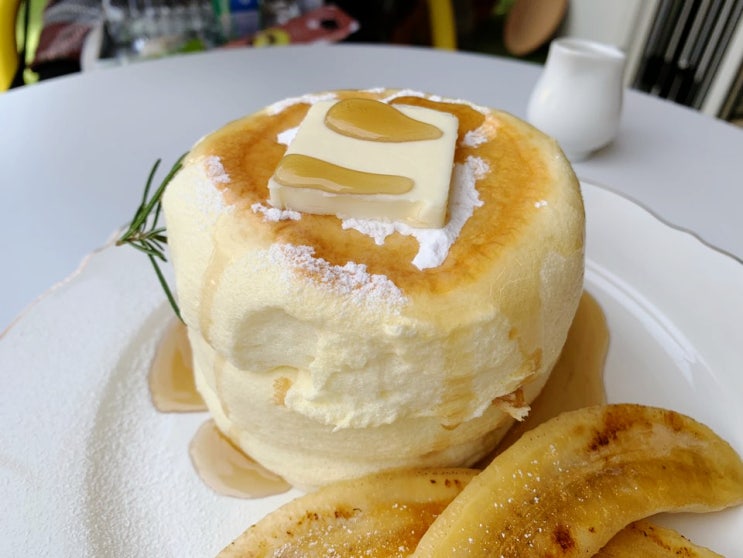  연남동 디저트 수플레 팬케이크 먹고 왔어요.