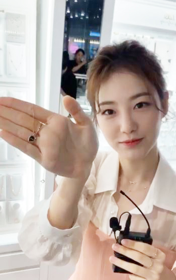 일리앤(12&) 수원역 수원AK&에서 신예은 주얼리 만나보세요 