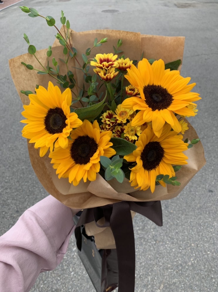  [20대 일상 블로그] 엄마 생신 파티/ 900일 데이트/ 한옥마을 데이트/ 정읍 구절초 축제/ 취미생활 프랑스자수, 오일 파스텔 (~19.10.04)