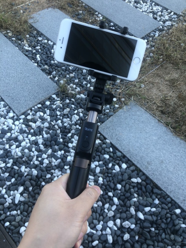  셀카봉의 최고봉은 루이트