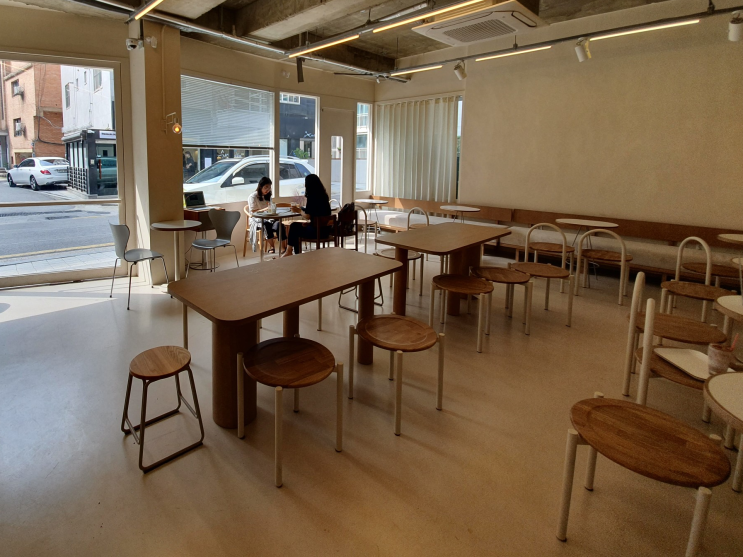  [미크리트] 강남 카페 노출 콘크리트 바닥 인테리어
