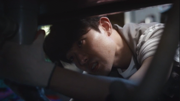 동백꽃 ~ 까불이는 홍식이 아닐까??러브캐치 정찬우가 머니캐처였던것처럼,,저는 진작에 그렇게 생각했는데,,,