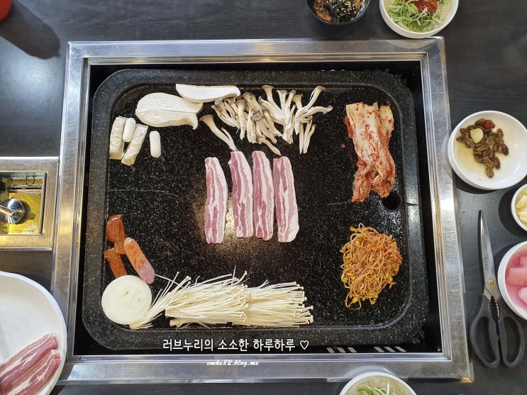 【가수원 삼겹살구이 맛집 - 왕삼이】 가수원 왕돌구이 삼겹살 맛집 왕삼이~ 괜히 왕돌구이가 아니고만!! 사이즈가 왕이에요~~