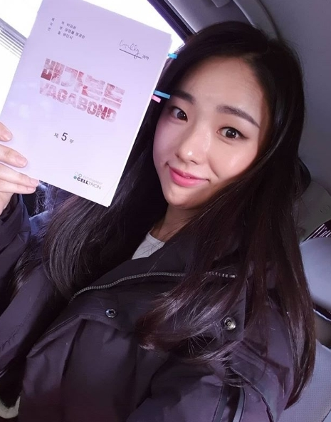  '배가본드 릴리' 박아인, 미모 폭발하는 셀카 눈길
