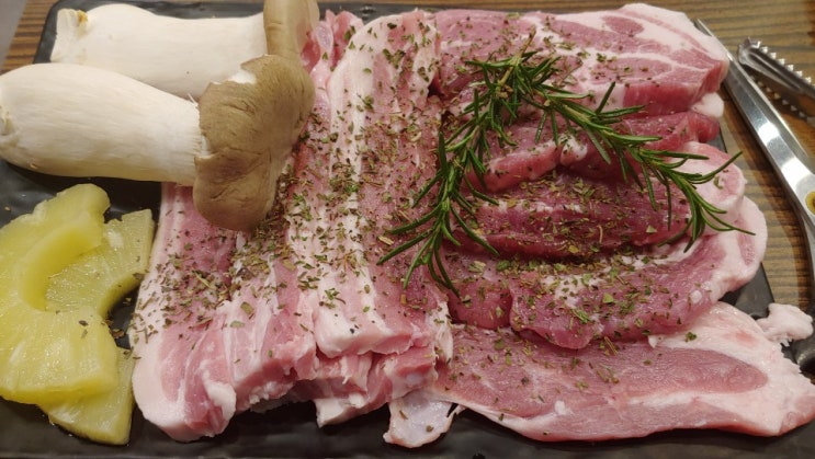  춘천 고깃집 생삼겹 한돈 맛집 고기요 엄지척