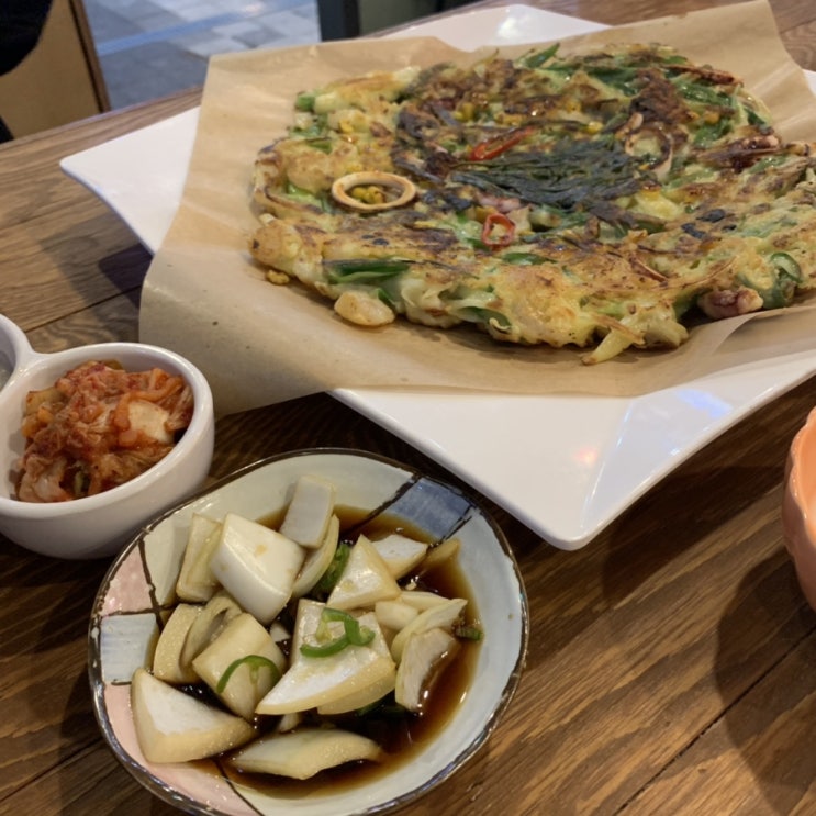  마곡나루역술집::막걸리싸롱 마곡나루점 해물파전 푸짐해요
