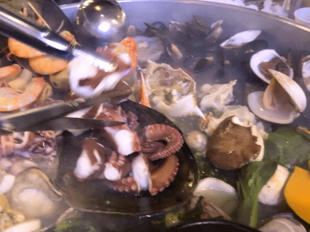  상동청년조개에서 뜨끈한 전골로 이 가을을 느껴봐요~