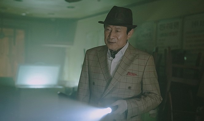  영화 양자물리학 후기 - 줄거리 리뷰 (버닝썬 관련)