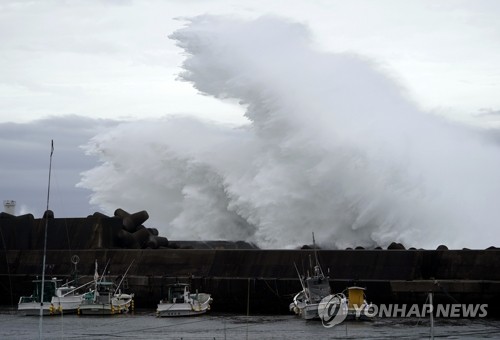 초강력 태풍 하기비스, 오늘저녁 일본 상륙..사재기로 마트 '텅텅' 일본태풍피해예상