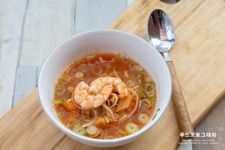 김치콩나물국, 제철 대하 넣고 더 맛있게 김치콩나물국 만드는 법