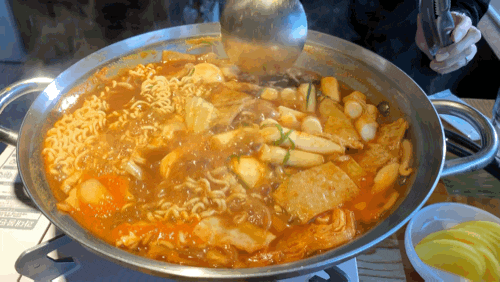  송리단길 맛집, 감성채널 즉석떡볶이 & 수제탕수육 그리고 디저트까지 완벽