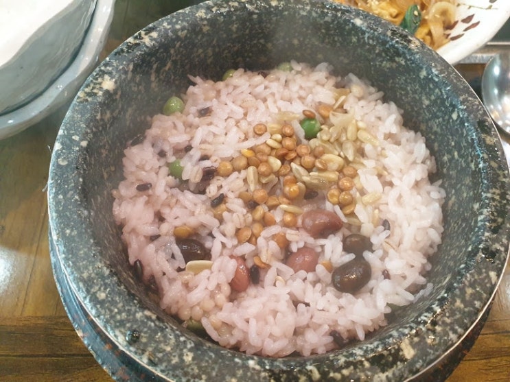  밀양 돌솥밥맛집 도드람 돼지갈비도 맛있어요^^