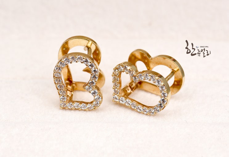 블링한느낌 14k 하트 귀걸이 착용시 더욱 예뻐요~ 블링한느낌 14k 하트 귀걸이 착용시 더욱 예뻐요~