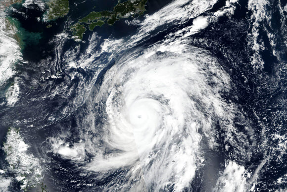 [일본 태풍] 올해 가장 강력한 태풍으로 불리는 하기비스, 일본쪽으로 북상!