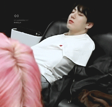 [방탄소년단 갤러리]우리 정국이 팔 실종되었나요..?
