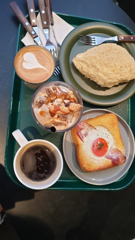  마호가니 커피숍 커피맛 끝내줘요