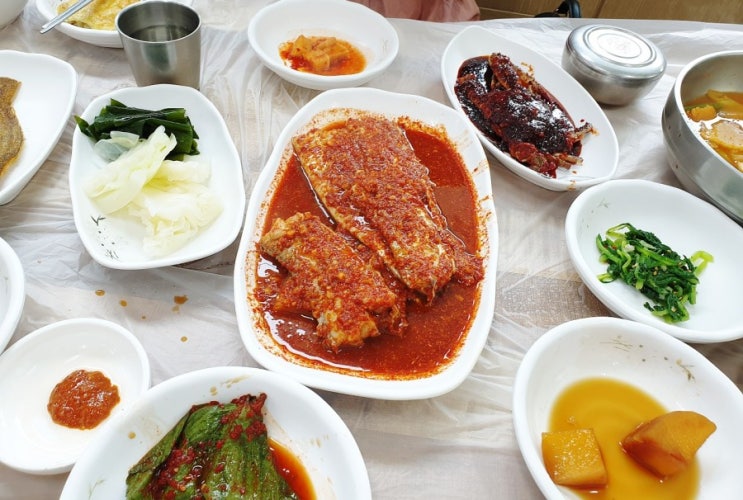  포항 할매식당 갈치정식 유명해서 갔는데 게장이 너무 맛있음 :)