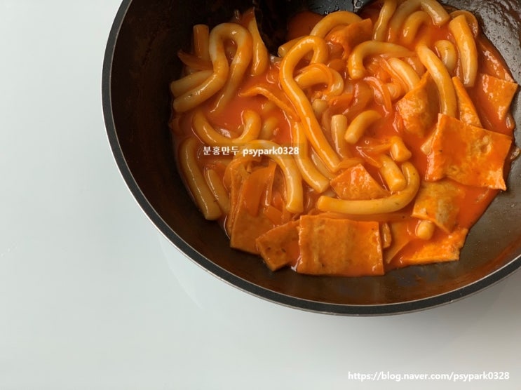  [SSG] 쓱 닷컴 간편식 간식 추천 - 라비퀸 츄잇 떡볶이 매콤 까르보나라맛 직접 먹어본 솔직 후기 (라비퀸 카르보나라 떡볶이 레시피)